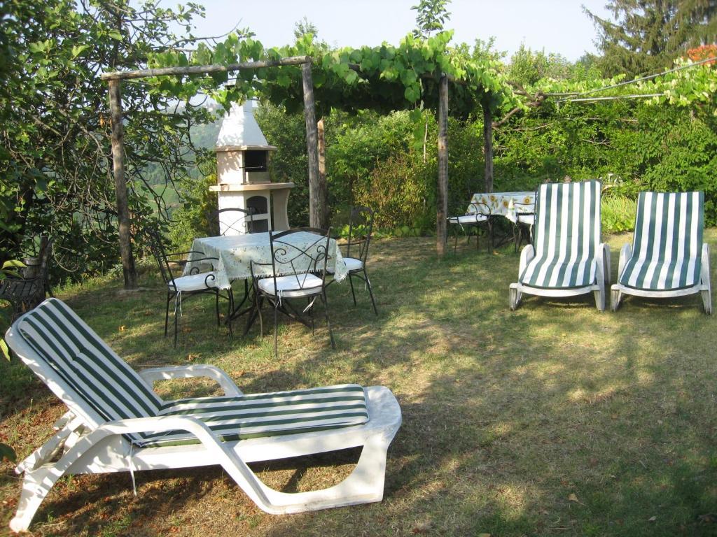 Agriturismo Cascina Serra Cossano Belbo Exteriör bild