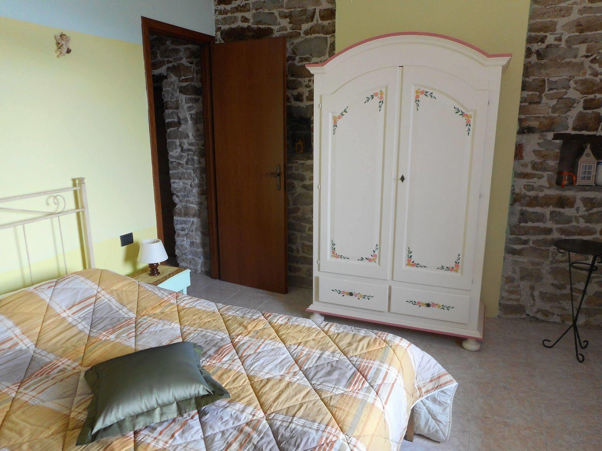 Agriturismo Cascina Serra Cossano Belbo Exteriör bild
