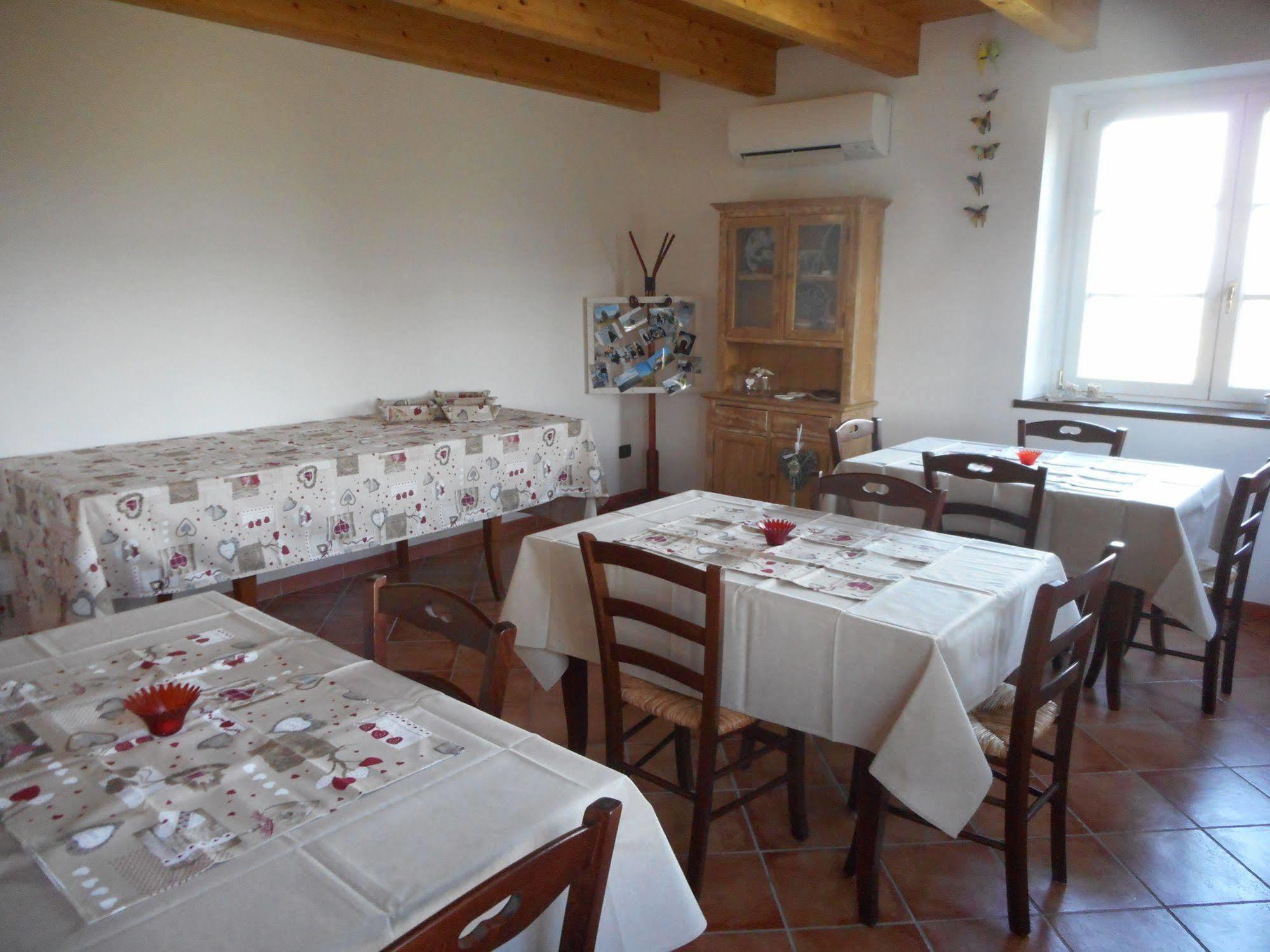 Agriturismo Cascina Serra Cossano Belbo Exteriör bild