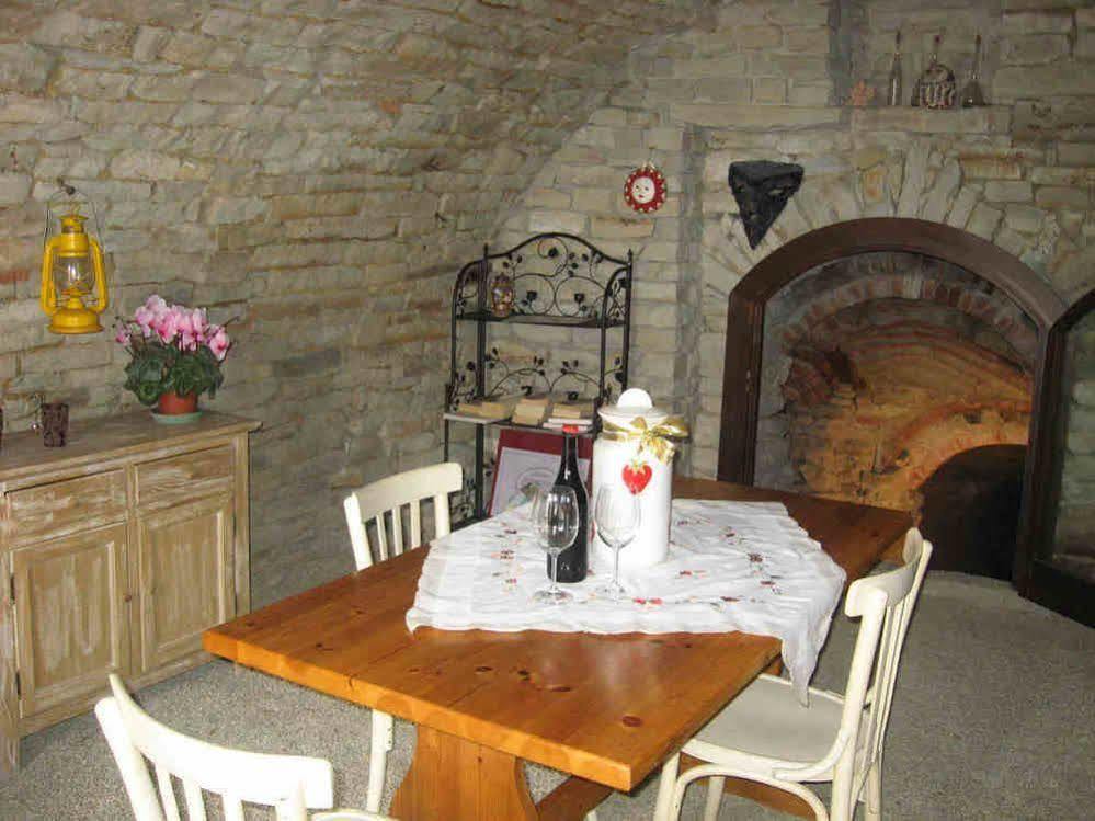 Agriturismo Cascina Serra Cossano Belbo Exteriör bild